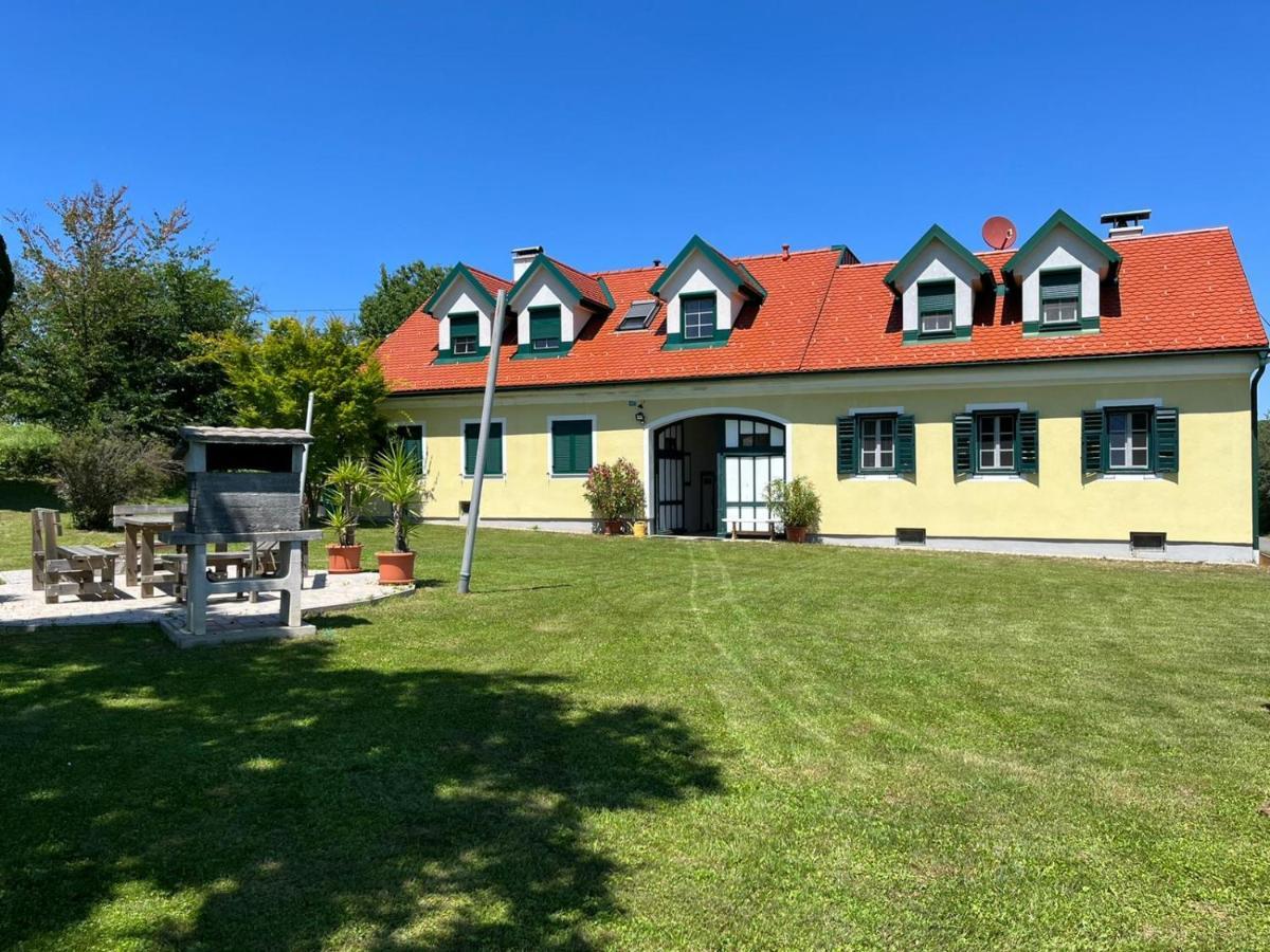 Landhaus Dasthomas Henndorf im Burgenland Exterior foto